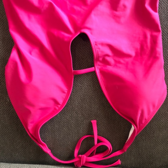 NWT ASOS Missguided One Piece Bathing Suit - Picture 3 of 7